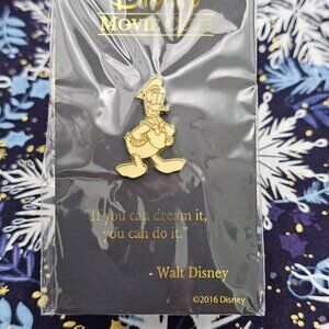 Golden Donald Duck Special Edition Trading Pin